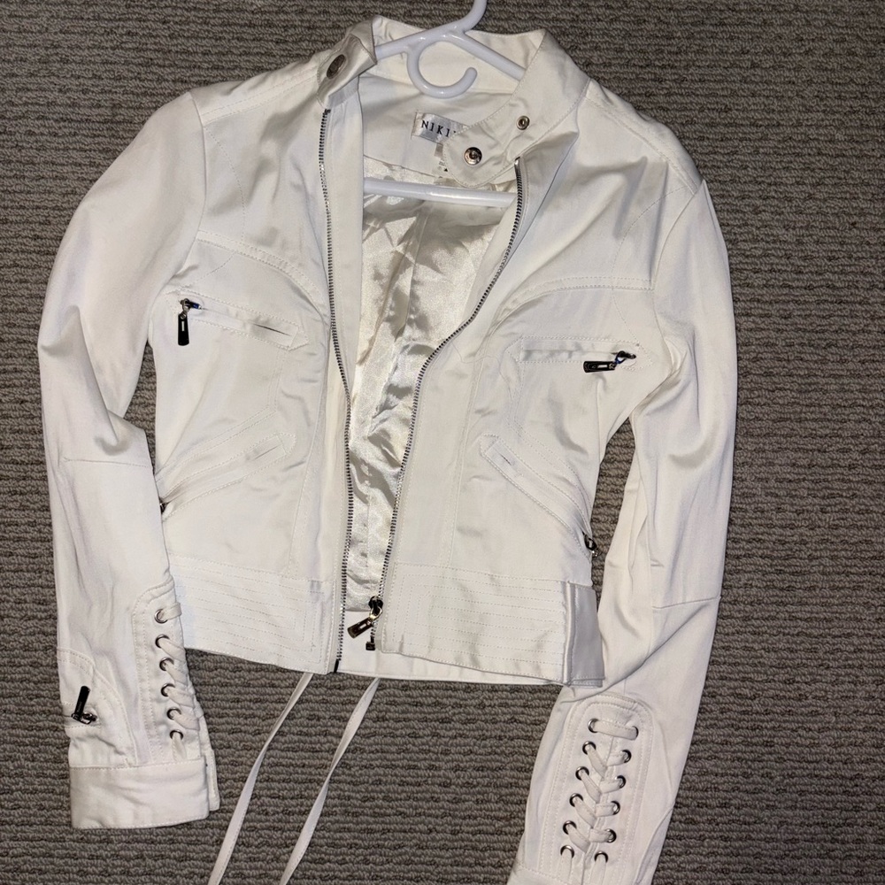 Nikibiki White jacket